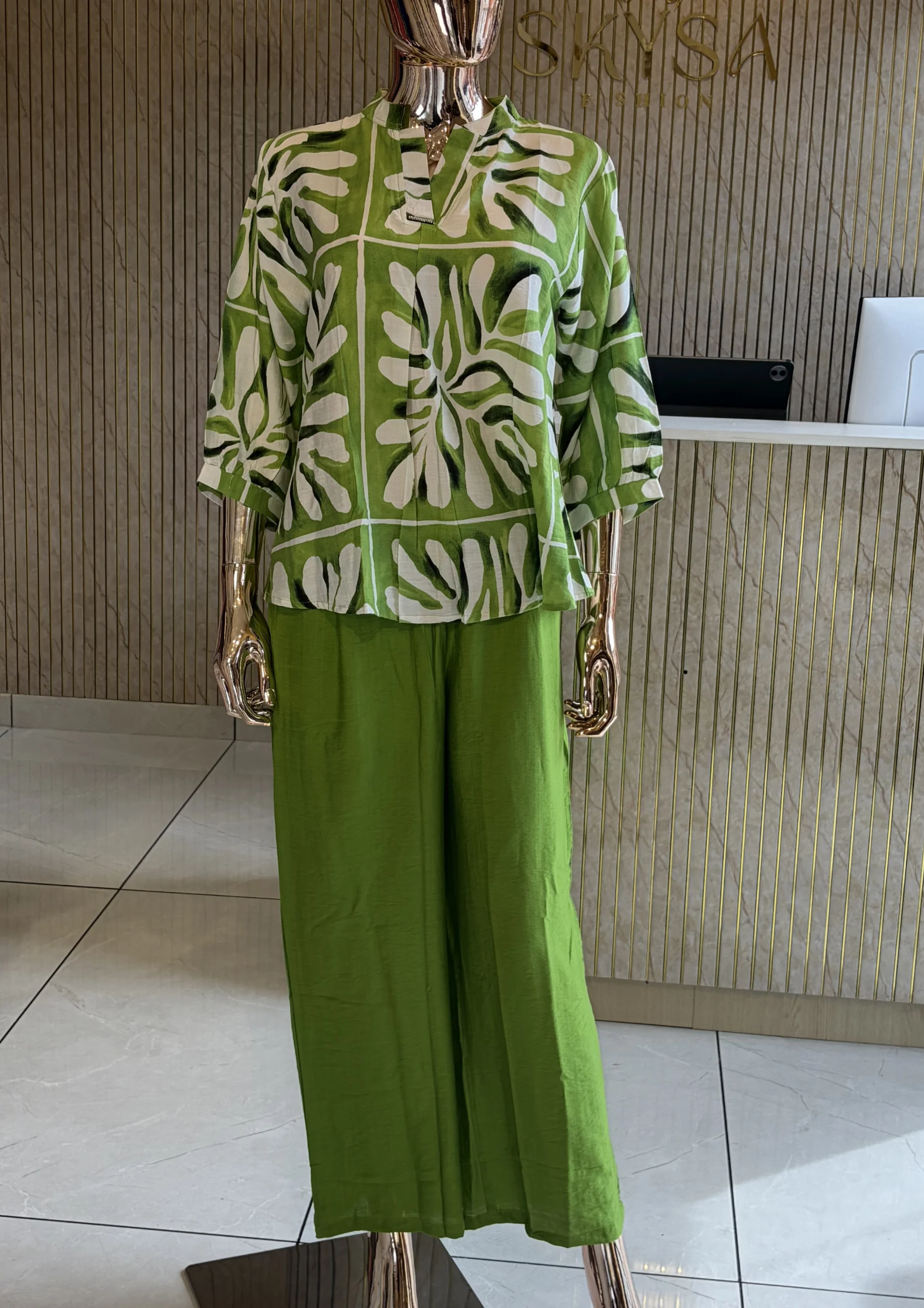 Tropical Print Wide-Leg Co Ord Set